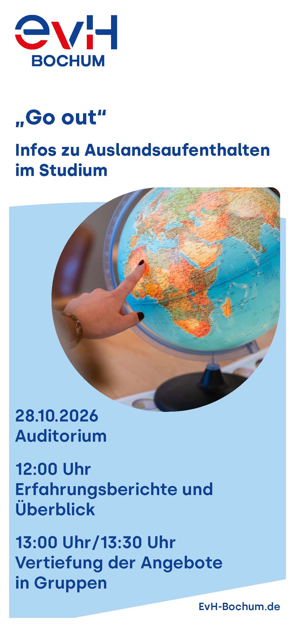 Flyer zur Veranstaltung mit einer Hand, die auf Ziel auf einem Globus zeigt.